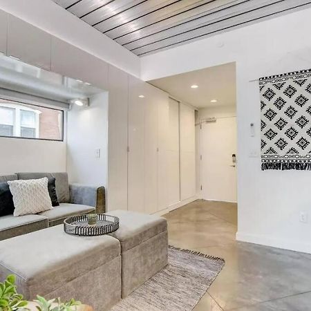 Kcm Mikros Smart Apartments 8 クリーブランド エクステリア 写真
