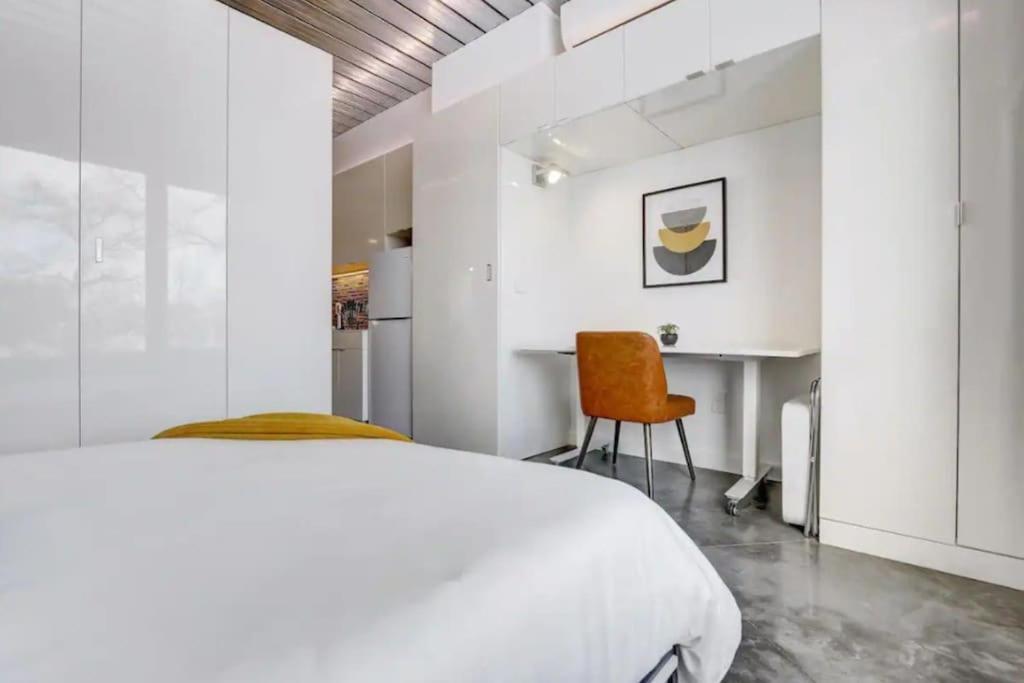 Kcm Mikros Smart Apartments 8 クリーブランド エクステリア 写真