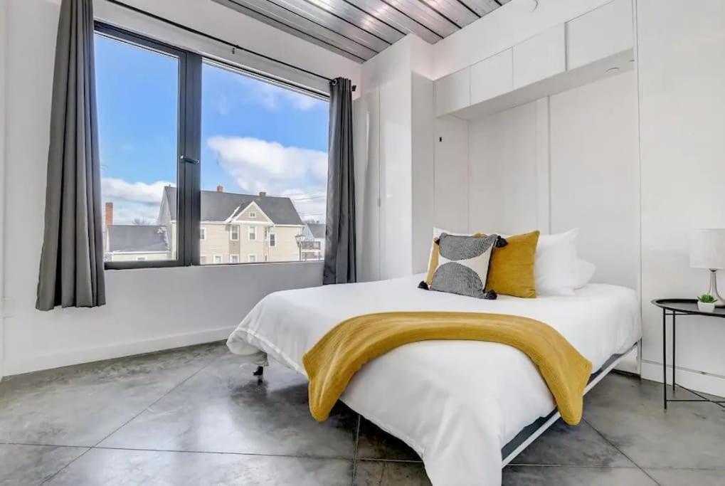 Kcm Mikros Smart Apartments 8 クリーブランド エクステリア 写真